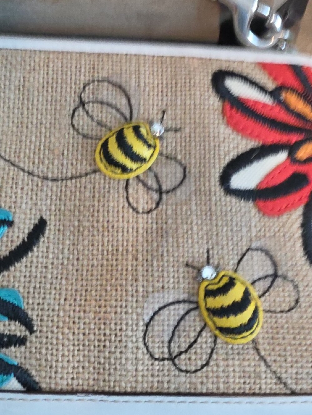 Coach Vintage Straw Beige Sunflower & Bee Wristlet - Picture 4 of 6